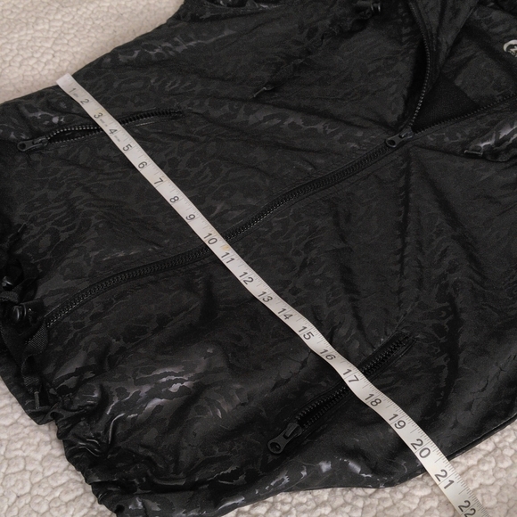 Zyia Active Medium Black Animal Print Lightweight Mesh Windbreaker Jade Jacket - Picture 11 of 16